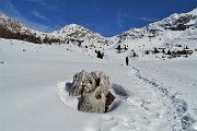 34 Salendo sulla traccia del sent. 502 verso il Passo La Forca con vista in Cima Croce